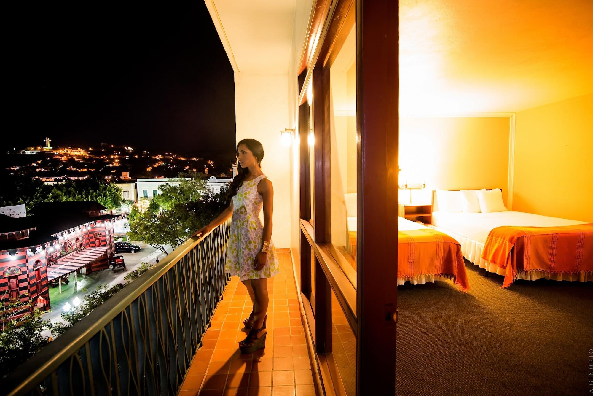 Hotel Melia Ponce Exterior photo